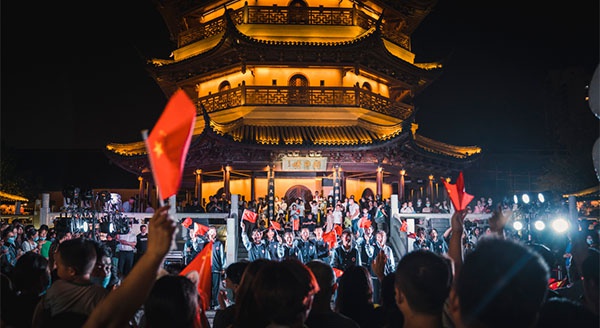 燃！快閃唱響《我和我的祖國》，國慶小長假樂游里運(yùn)河！